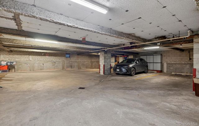 100 S Middle Neck Road 305, Great Neck, NY 11021