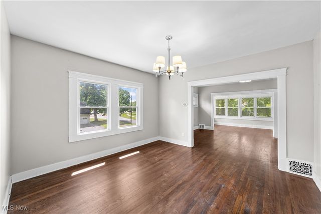 1683 Colonial Drive, Cleveland Heights, OH 44118