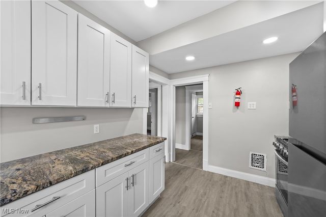 1683 Colonial Drive, Cleveland Heights, OH 44118