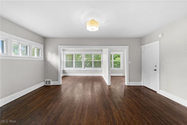 1683 Colonial Drive, Cleveland Heights, OH 44118