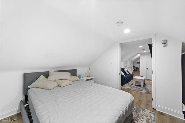 1683 Colonial Drive, Cleveland Heights, OH 44118