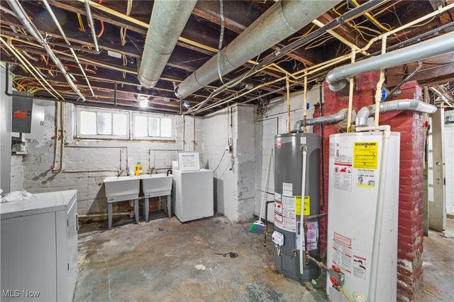 1683 Colonial Drive, Cleveland Heights, OH 44118