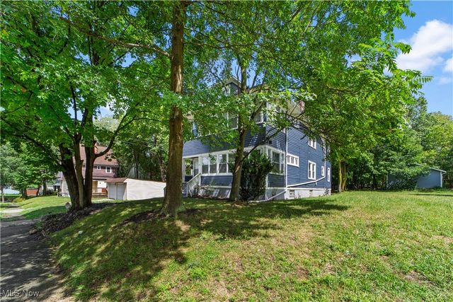 1683 Colonial Drive, Cleveland Heights, OH 44118