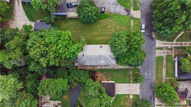 1683 Colonial Drive, Cleveland Heights, OH 44118