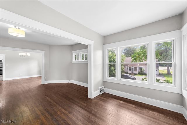 1683 Colonial Drive, Cleveland Heights, OH 44118