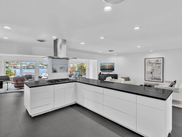 1640 NE 43rd Street, Oakland Park, FL 33334