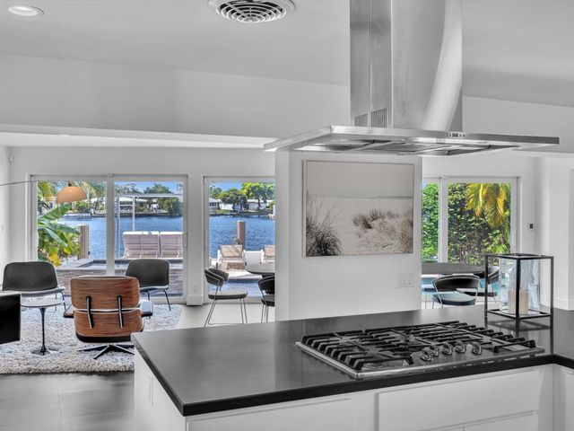 1640 NE 43rd Street, Oakland Park, FL 33334