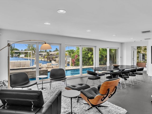 1640 NE 43rd Street, Oakland Park, FL 33334