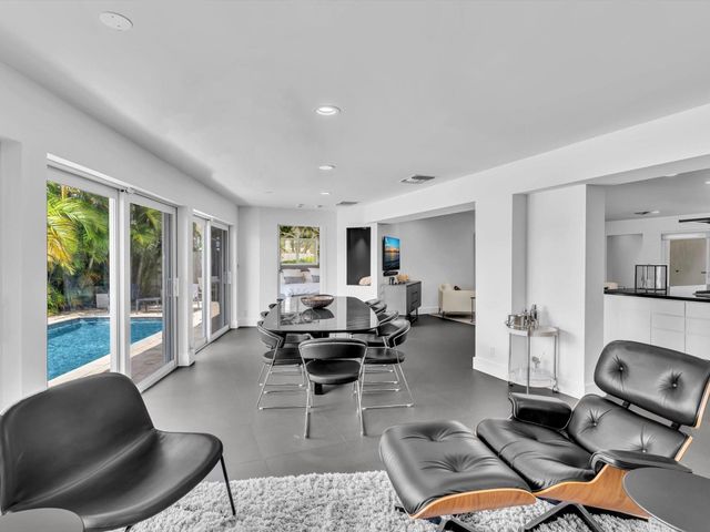 1640 NE 43rd Street, Oakland Park, FL 33334