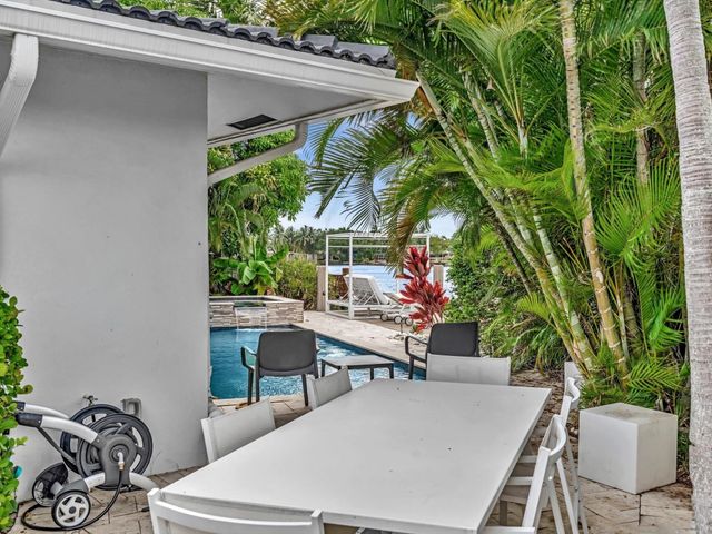 1640 NE 43rd Street, Oakland Park, FL 33334