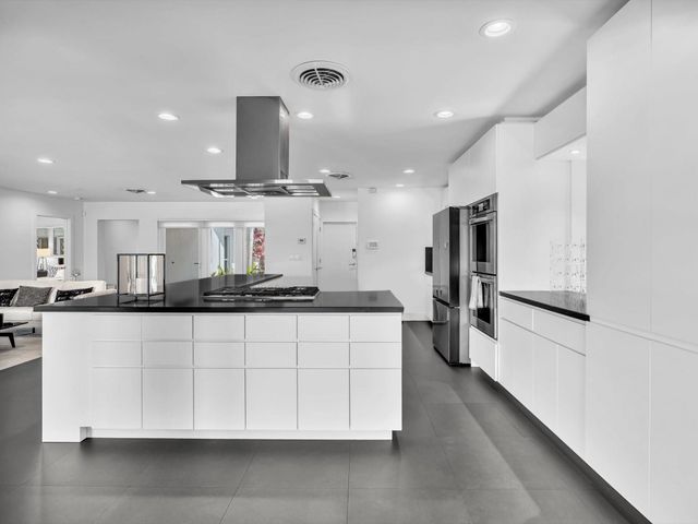 1640 NE 43rd Street, Oakland Park, FL 33334