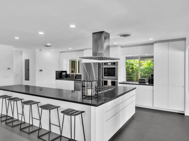 1640 NE 43rd Street, Oakland Park, FL 33334