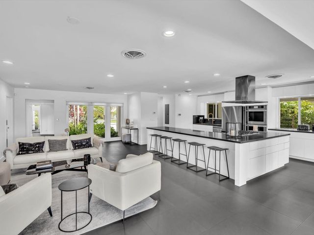 1640 NE 43rd Street, Oakland Park, FL 33334