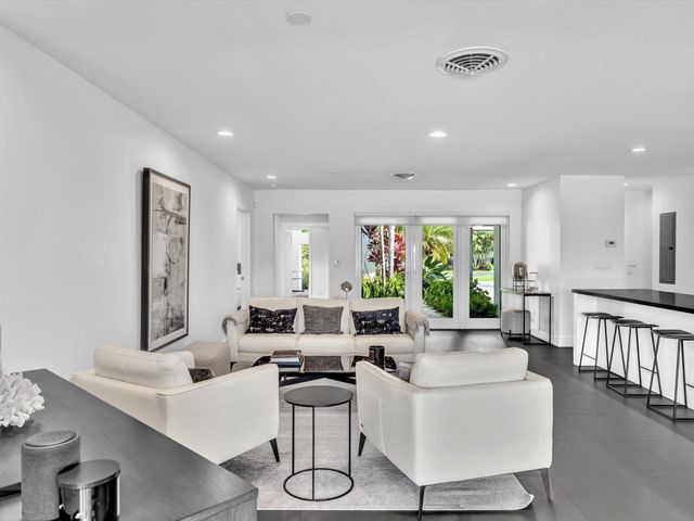 1640 NE 43rd Street, Oakland Park, FL 33334