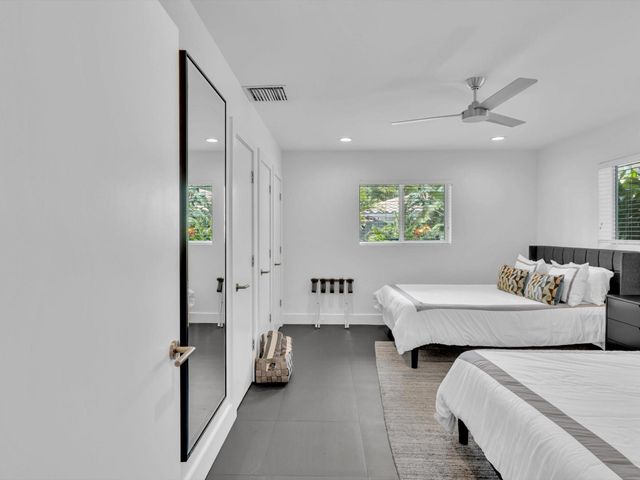 1640 NE 43rd Street, Oakland Park, FL 33334