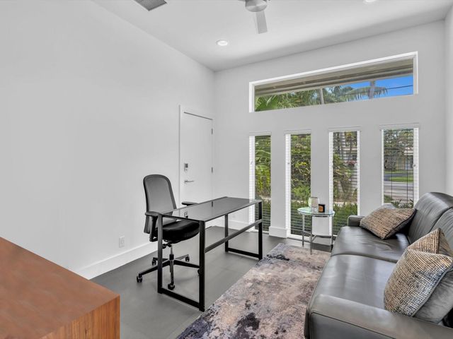 1640 NE 43rd Street, Oakland Park, FL 33334