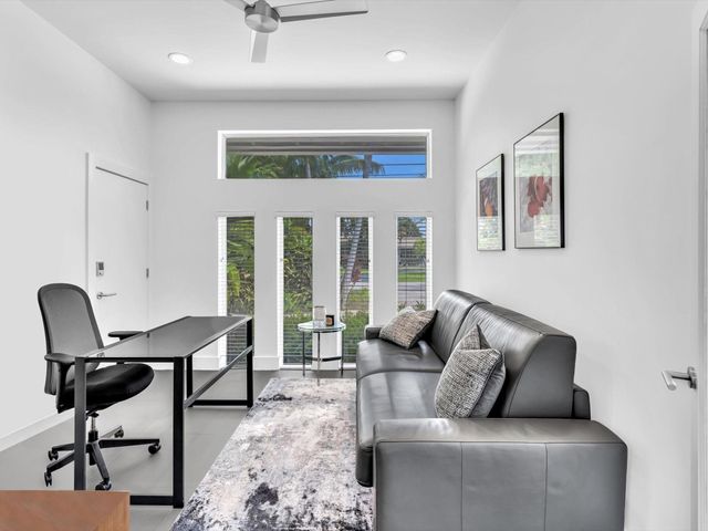 1640 NE 43rd Street, Oakland Park, FL 33334