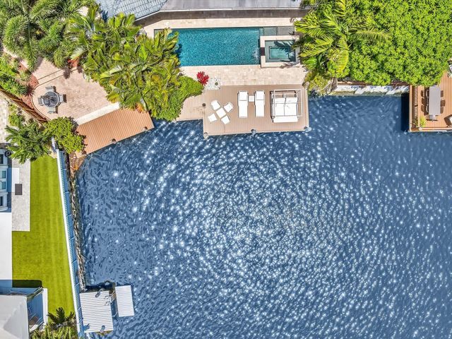 1640 NE 43rd Street, Oakland Park, FL 33334