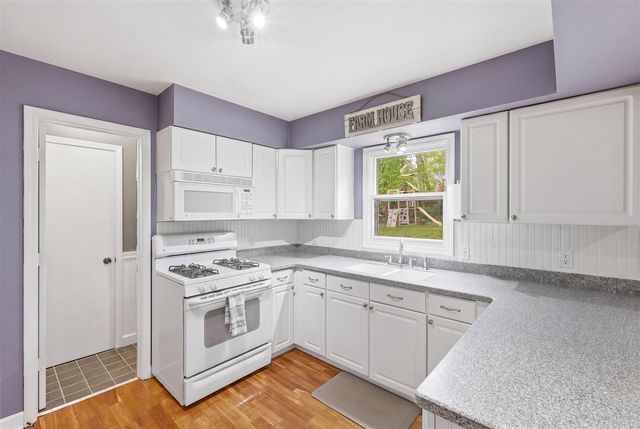 2433 Glen Valley Drive, Grand Rapids, MI 49544