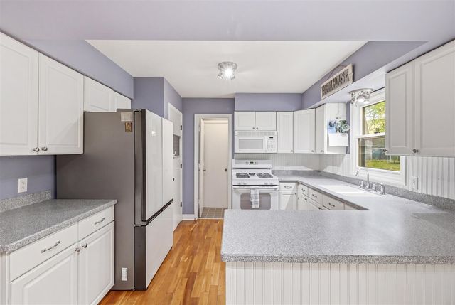 2433 Glen Valley Drive, Grand Rapids, MI 49544