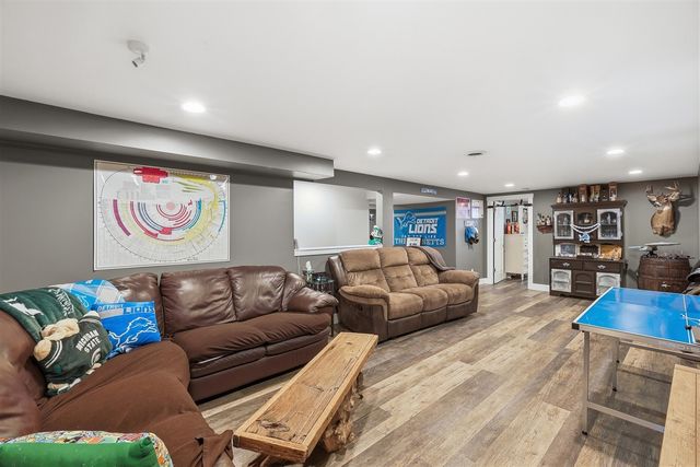 2433 Glen Valley Drive, Grand Rapids, MI 49544