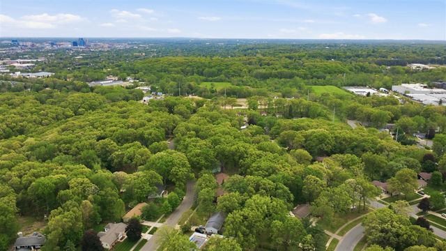 2433 Glen Valley Drive, Grand Rapids, MI 49544
