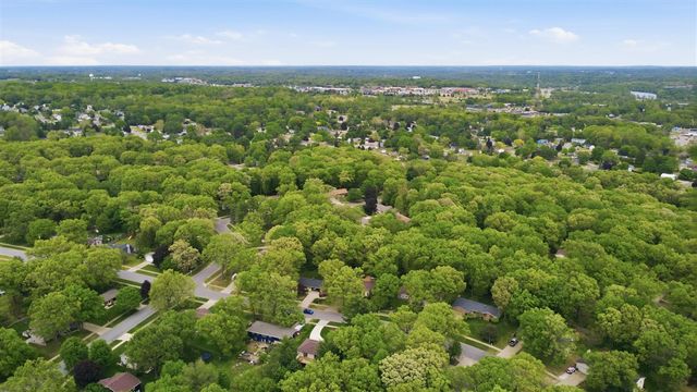 2433 Glen Valley Drive, Grand Rapids, MI 49544