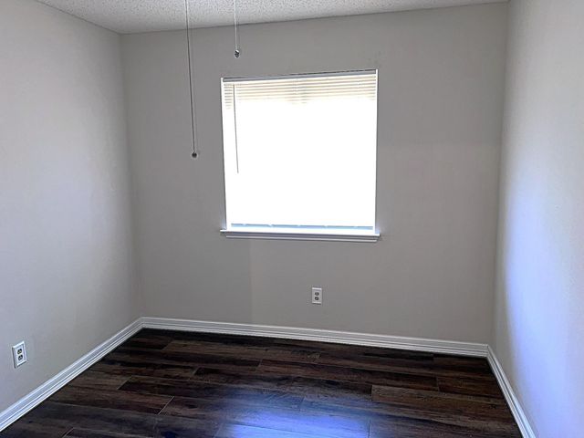 15811 Beechnut Street, Houston, TX 77083