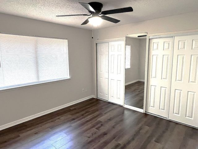 15811 Beechnut Street, Houston, TX 77083
