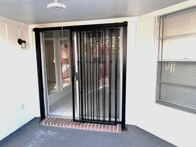 15811 Beechnut Street, Houston, TX 77083