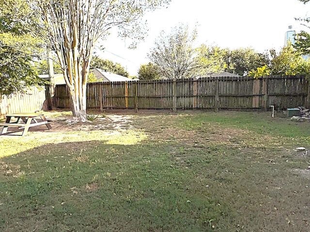 15811 Beechnut Street, Houston, TX 77083