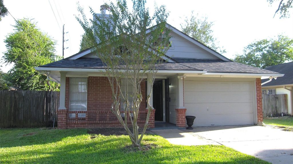 15811 Beechnut Street, Houston, TX 77083