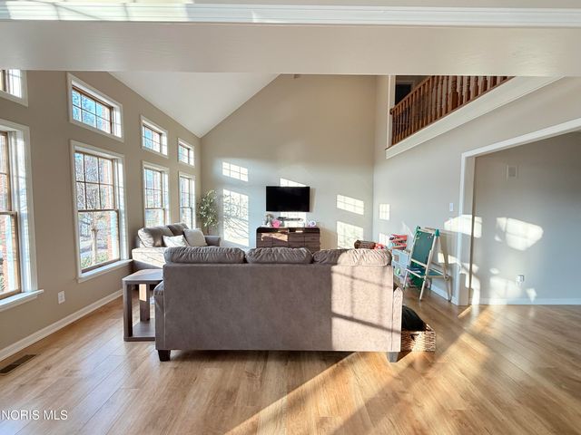 1121 Fox Run Road, Findlay, OH 45840