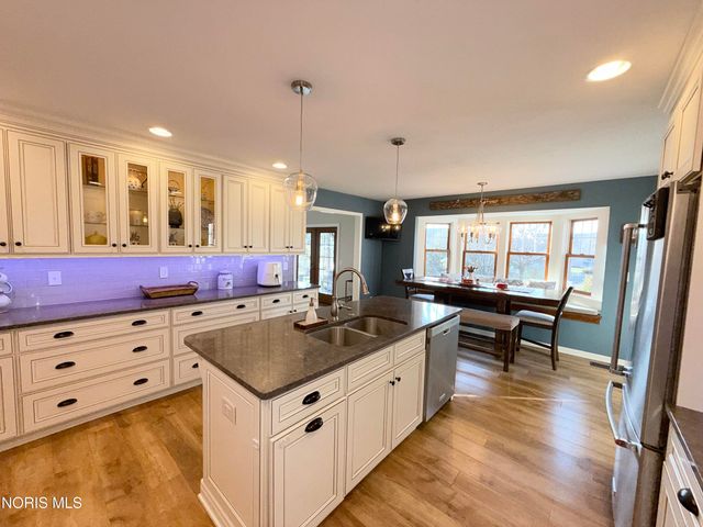 1121 Fox Run Road, Findlay, OH 45840