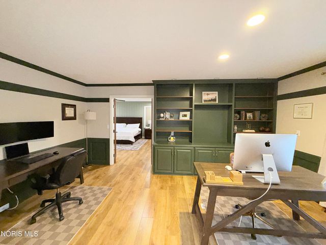 1121 Fox Run Road, Findlay, OH 45840