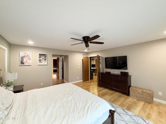 1121 Fox Run Road, Findlay, OH 45840