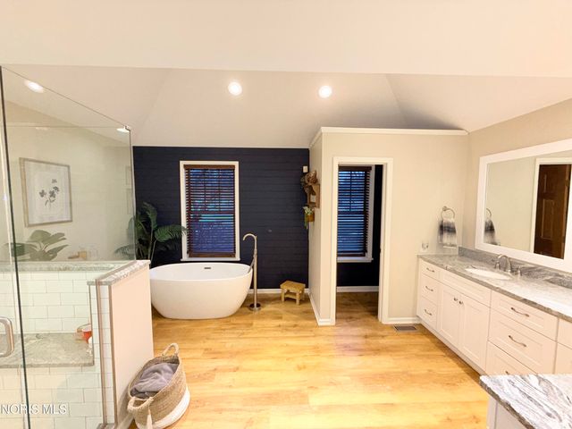 1121 Fox Run Road, Findlay, OH 45840