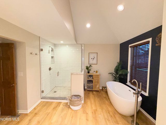 1121 Fox Run Road, Findlay, OH 45840