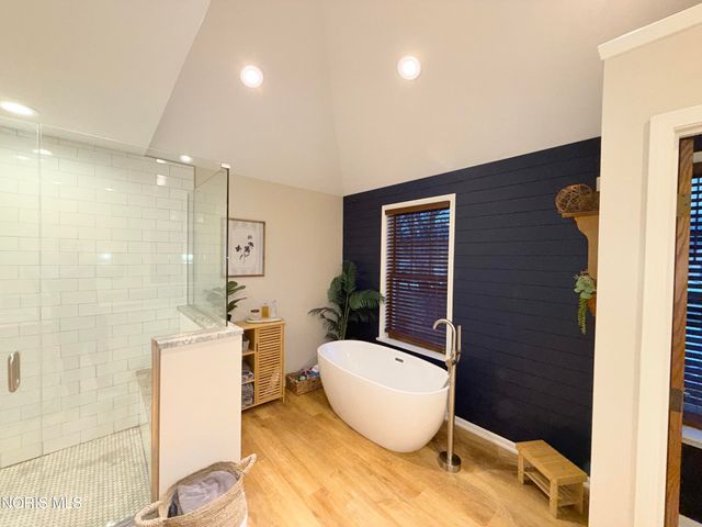 1121 Fox Run Road, Findlay, OH 45840