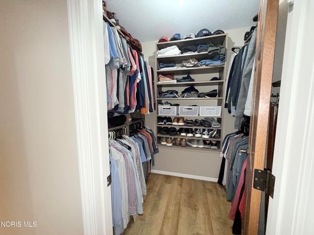 1121 Fox Run Road, Findlay, OH 45840