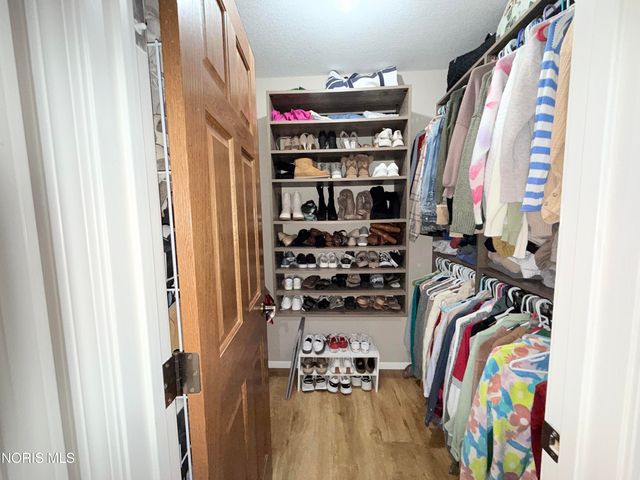 1121 Fox Run Road, Findlay, OH 45840