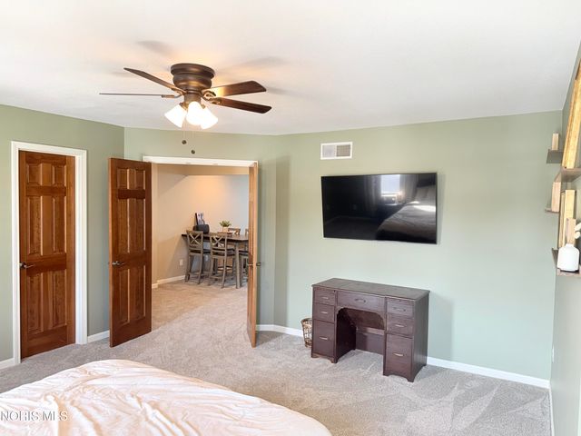 1121 Fox Run Road, Findlay, OH 45840