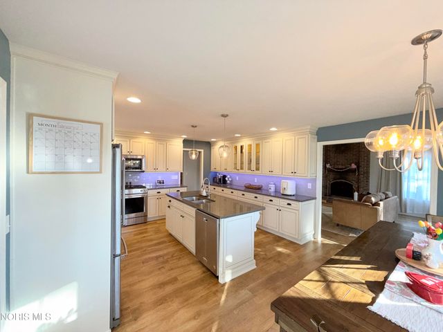 1121 Fox Run Road, Findlay, OH 45840