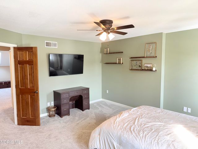 1121 Fox Run Road, Findlay, OH 45840