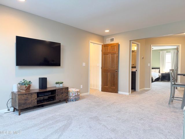 1121 Fox Run Road, Findlay, OH 45840