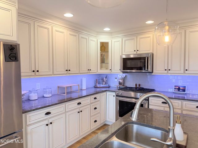 1121 Fox Run Road, Findlay, OH 45840