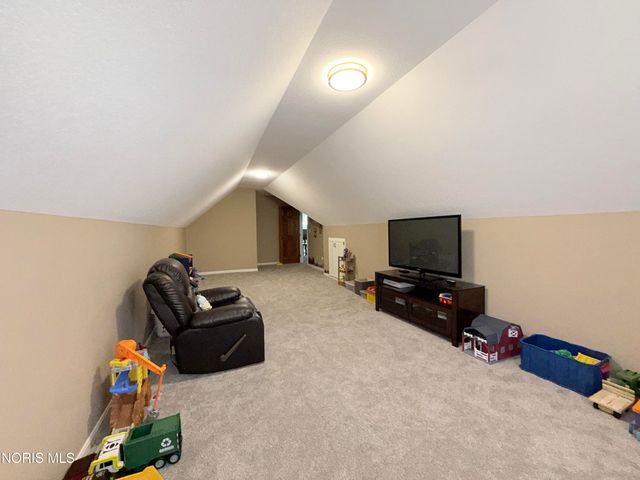 1121 Fox Run Road, Findlay, OH 45840