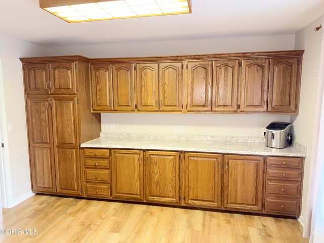 1121 Fox Run Road, Findlay, OH 45840