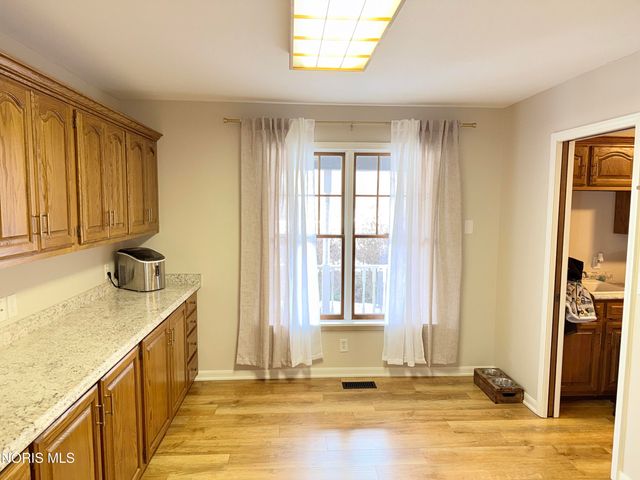 1121 Fox Run Road, Findlay, OH 45840