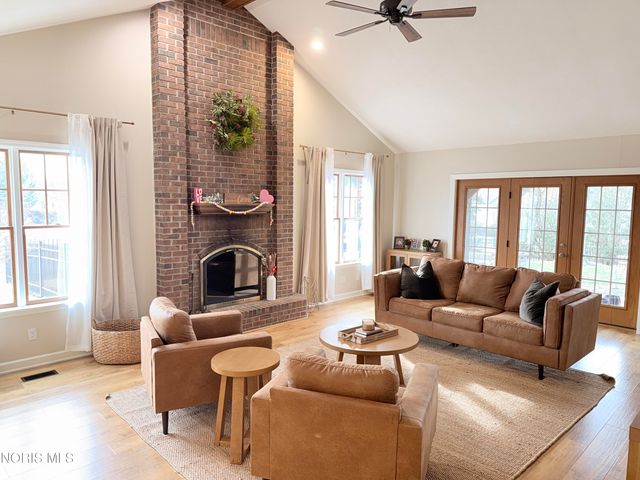 1121 Fox Run Road, Findlay, OH 45840